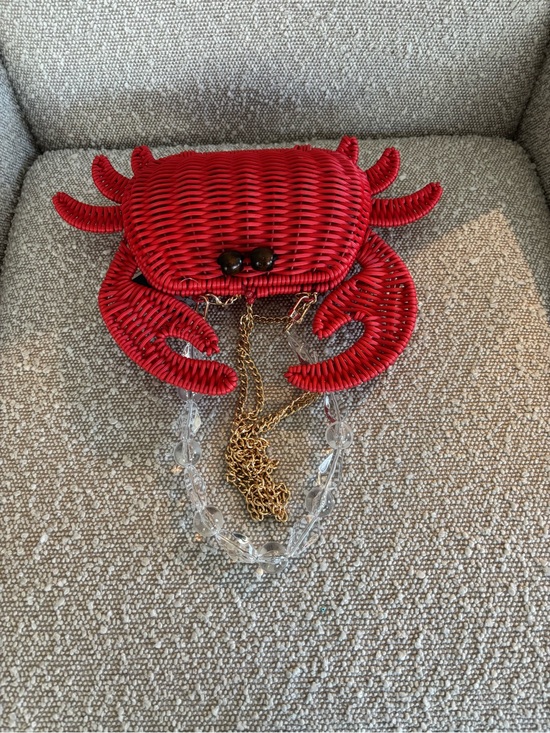 Tommy Bahama Handbags - Tommy Bahama Red Woven Crab Crossbody Bag with Mixed Chain Strap